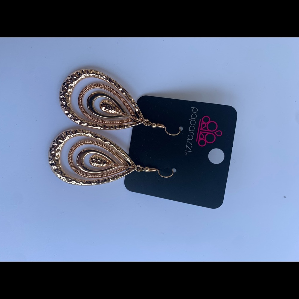 Good earrings - Picture 2 of 2